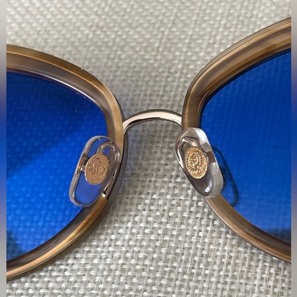 NEW WILDFOX CHATON CATEYE DELUXE SUNGLASSES⭐️W/case & cleaning cloth⭐️Comfy⭐️ - Picture 5 of 11